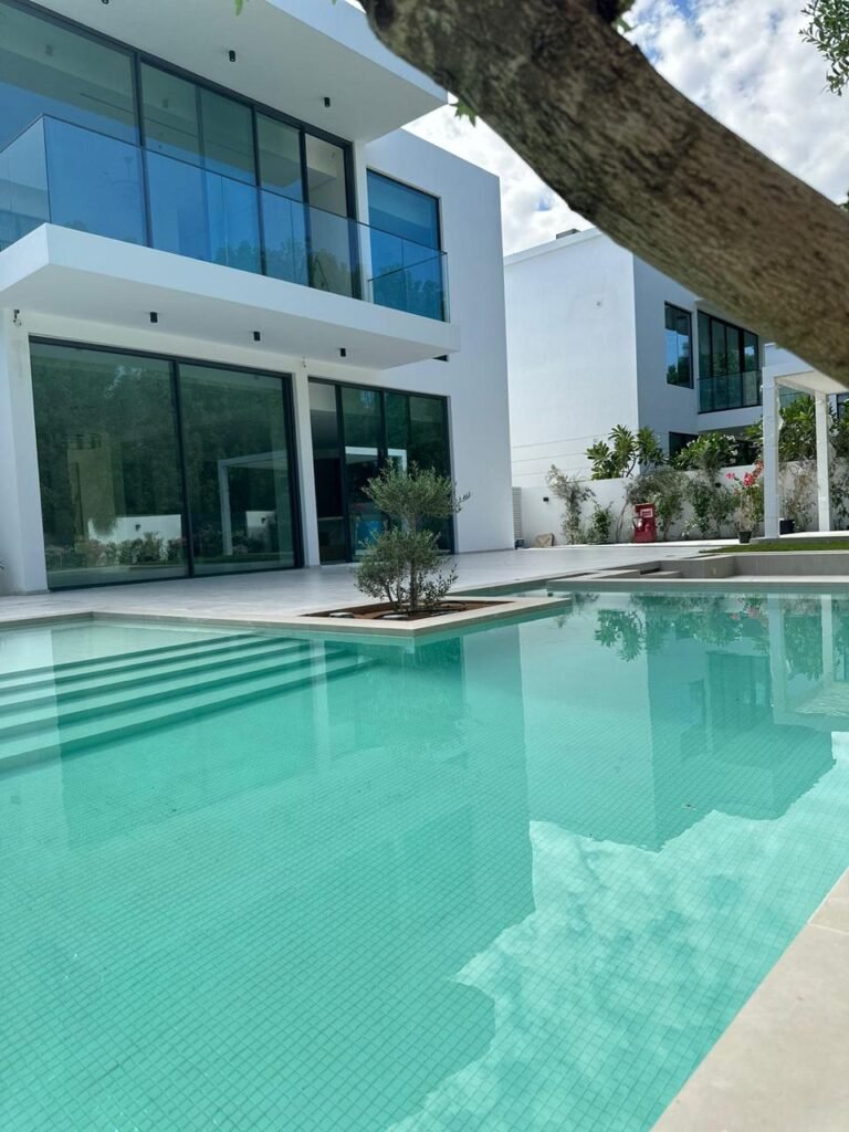 Pool 09
